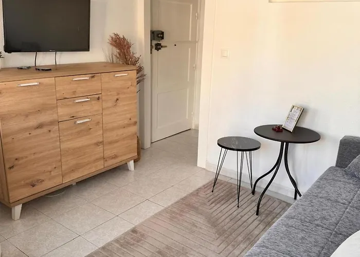 Wanderlust Apartments